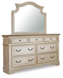 Realyn Bedroom Set