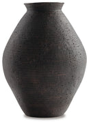 Hannela Vase - Furniture Queen (GA)*