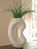 Odion Vase - Furniture Queen (GA)*
