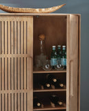 Pellamour Bar Cabinet - Furniture Queen (GA)*