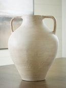 Justy Vase - Furniture Queen (GA)*